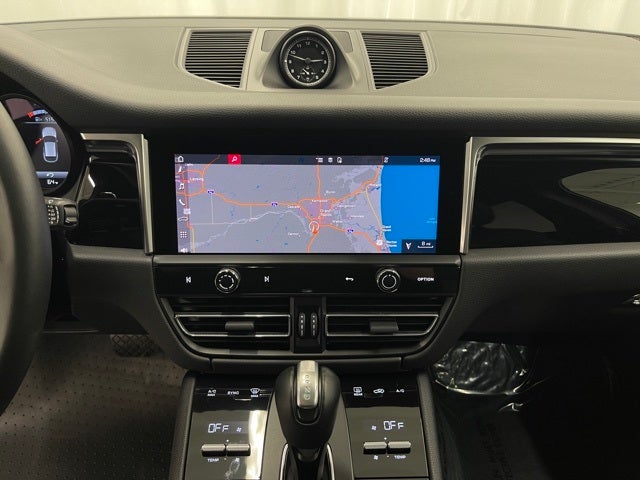 2022 Porsche Macan Base