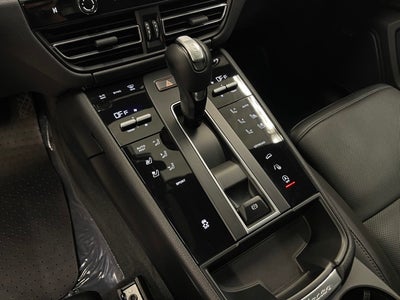 2022 Porsche Macan Base
