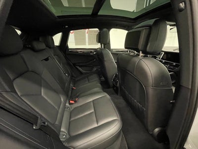 2022 Porsche Macan Base