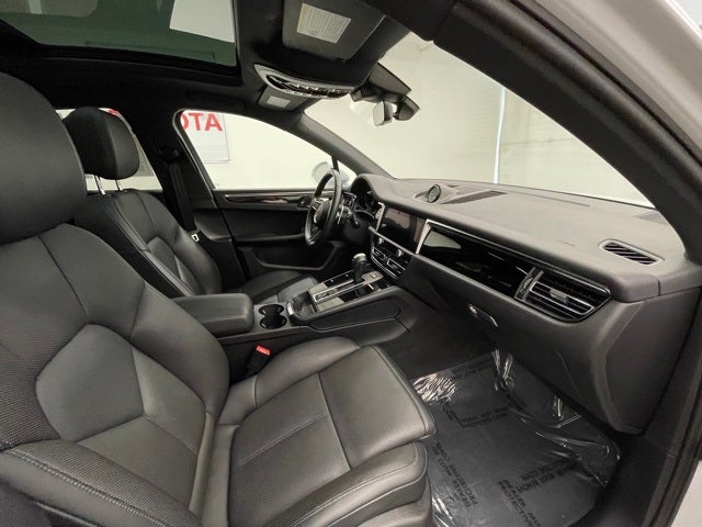 2022 Porsche Macan Base